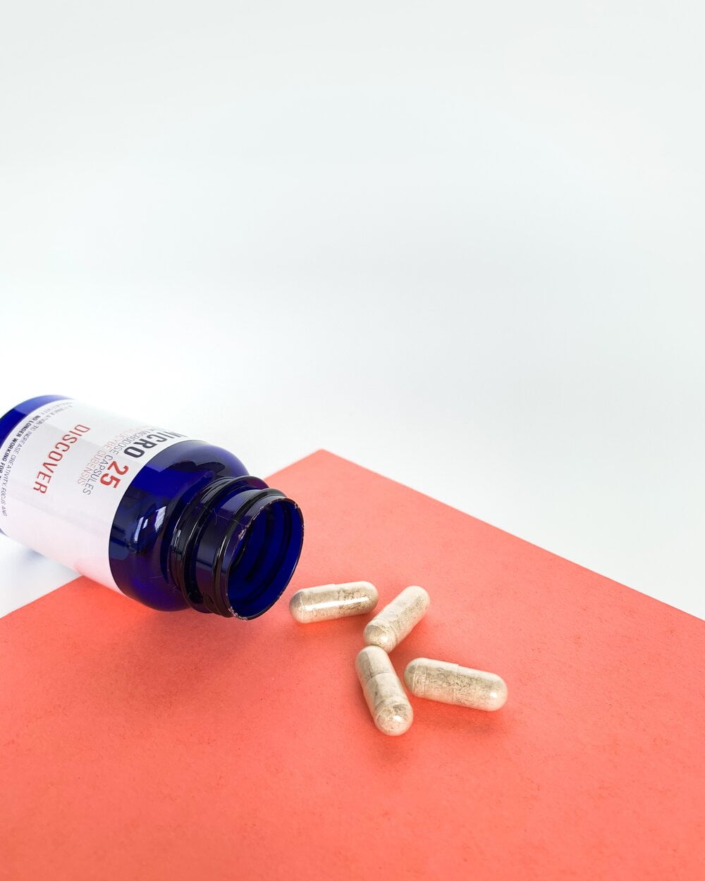 Jeanneret-Botanical-Micro-25-Discover-Microdose-Mushroom-Capsules-2-1.jpg